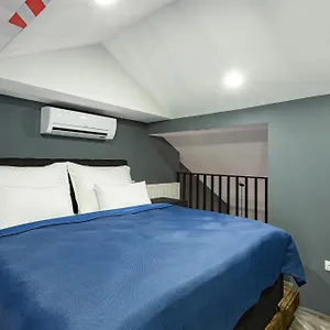 Iron Cube Apartament Karlowe Wary